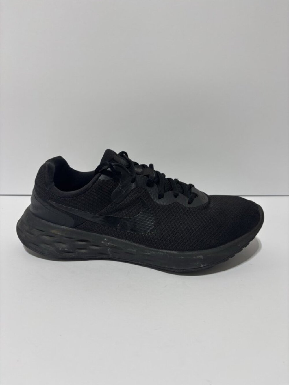 Nike Men’s Revolution 6 Black Running Shoes, Size 11.5 M